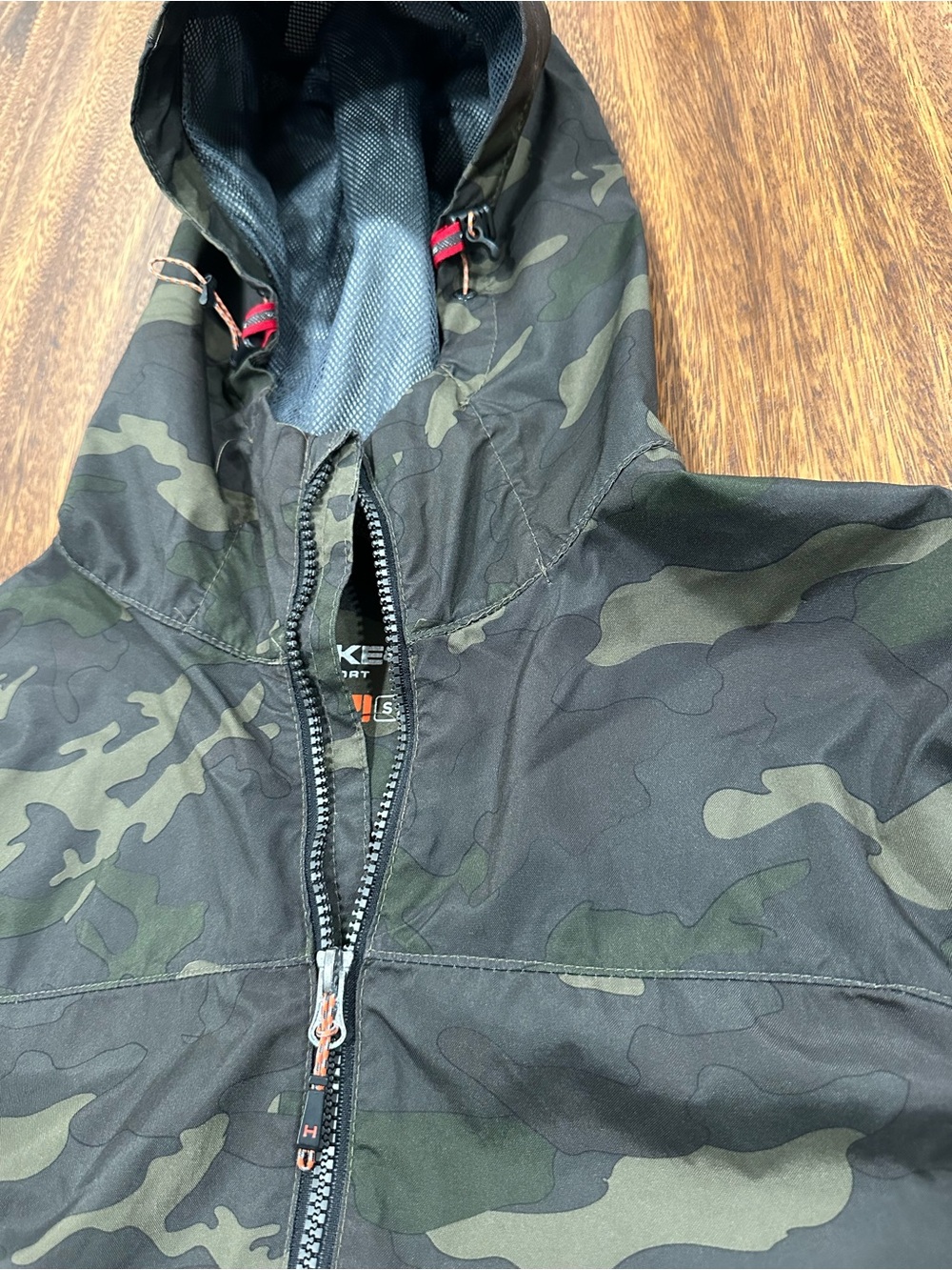 Hawke & Co. Men's All-Season Defender ‘Olive Camo’ Windbreaker Jacket Sz S